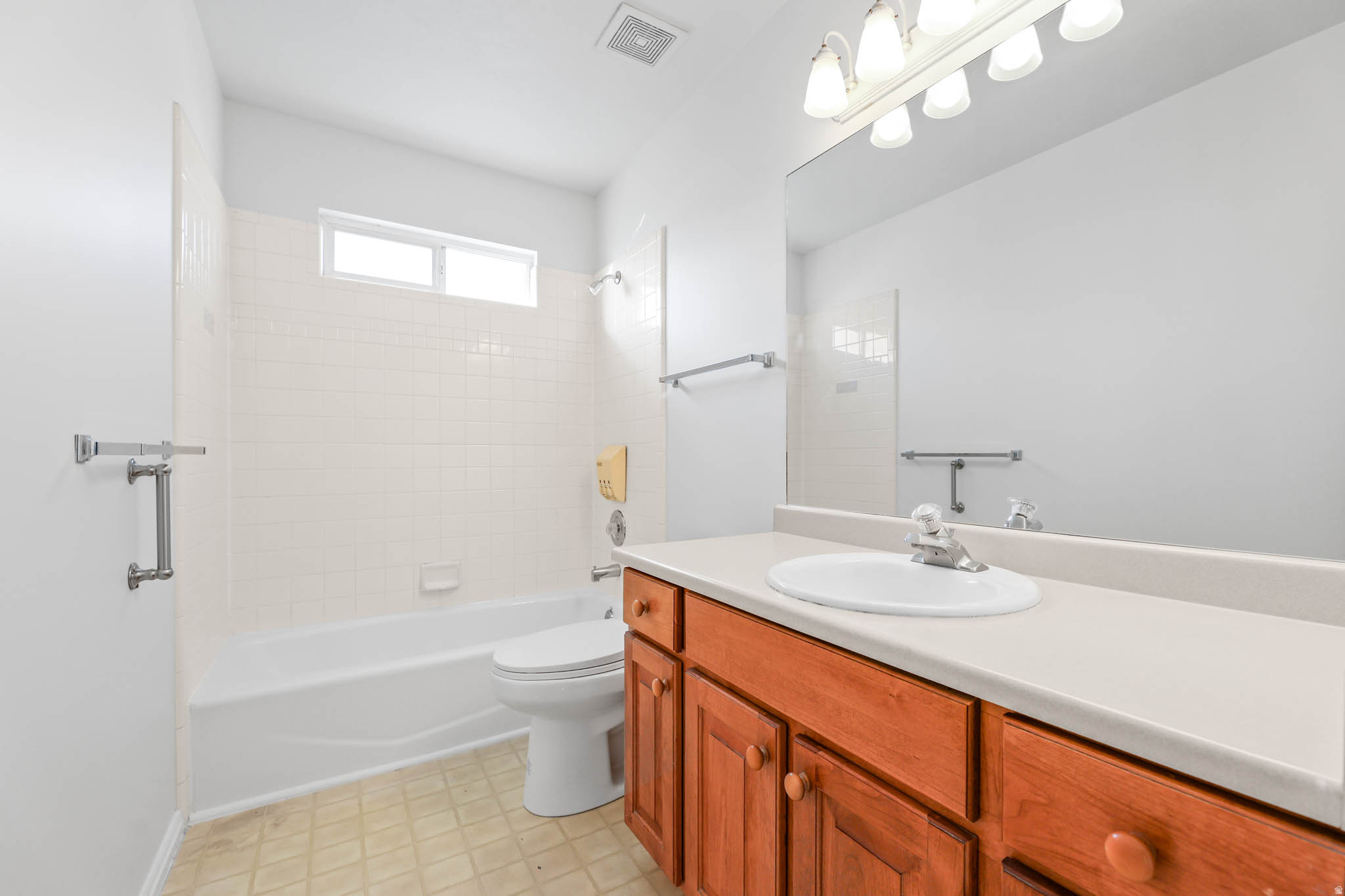 RIVER HILLS - Residential