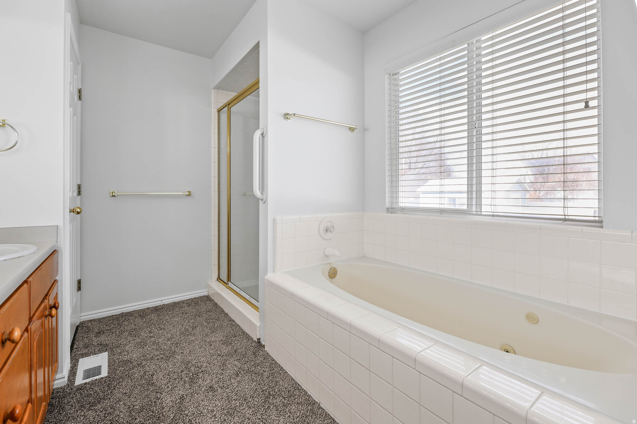 RIVER HILLS - Residential