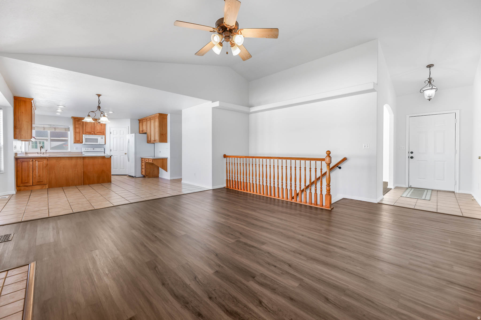 RIVER HILLS - Residential