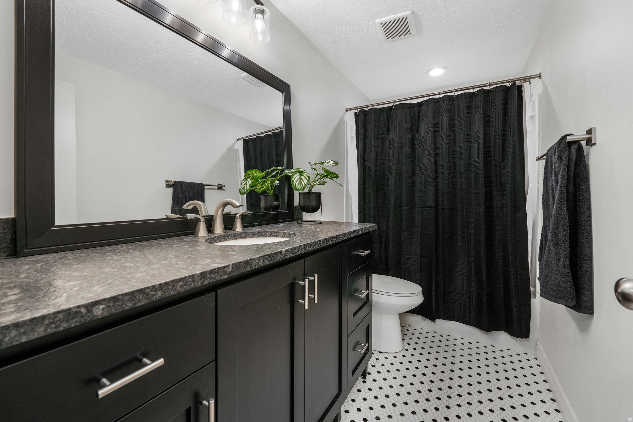 THE CEDARS AT CEDAR HILLS - Residential