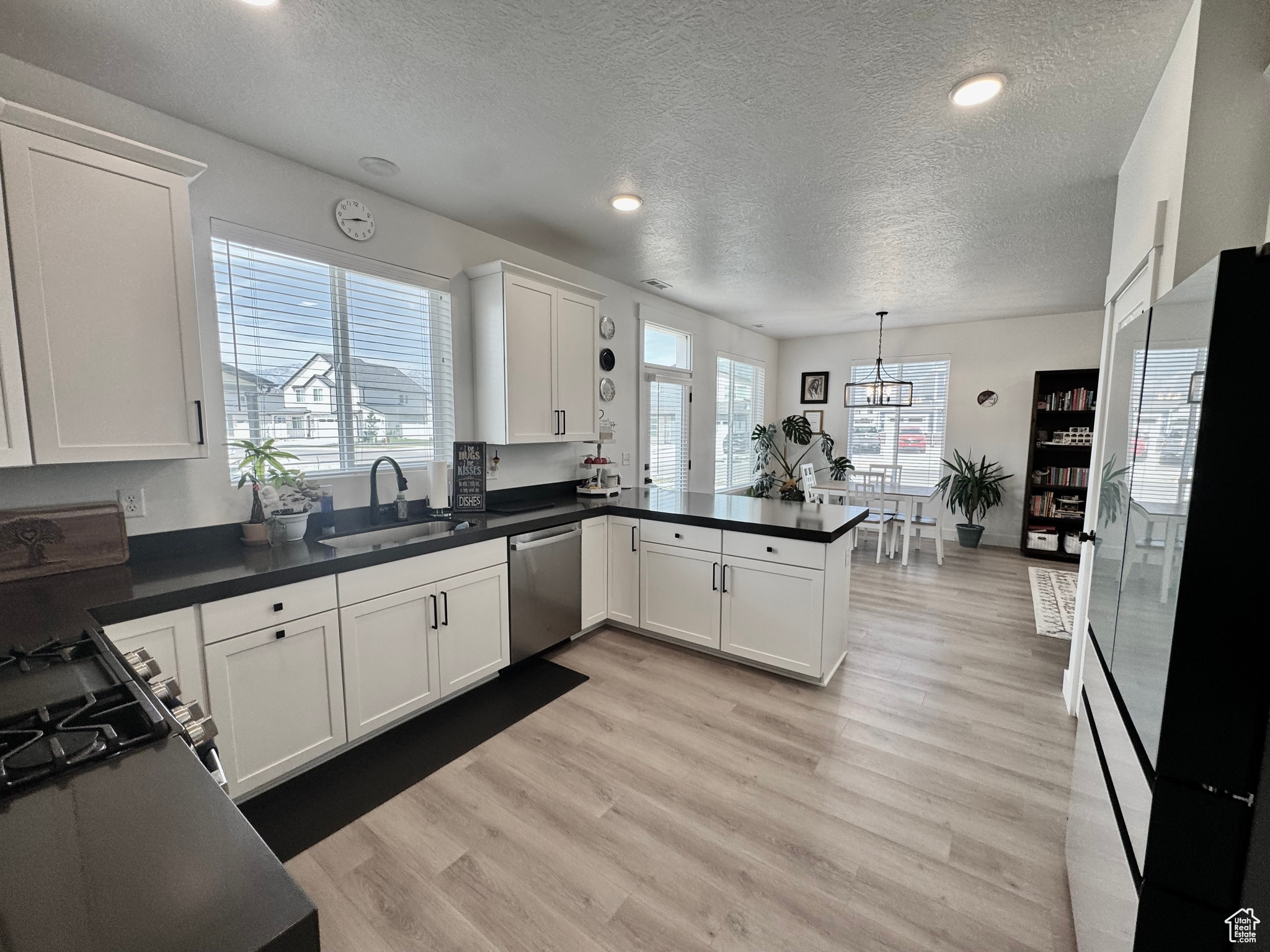 LAKESHORE LANDING - Residential