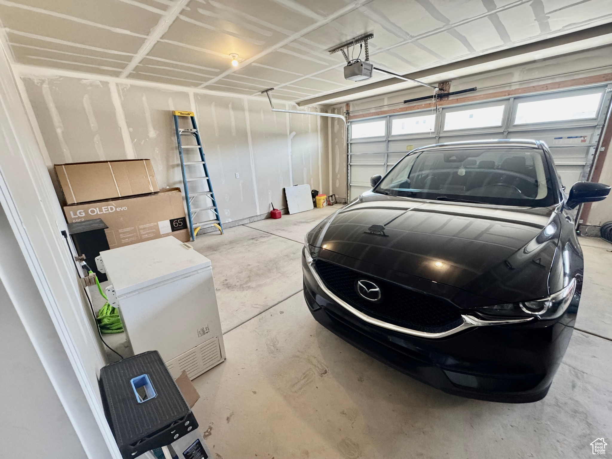 LAKESHORE LANDING - Residential