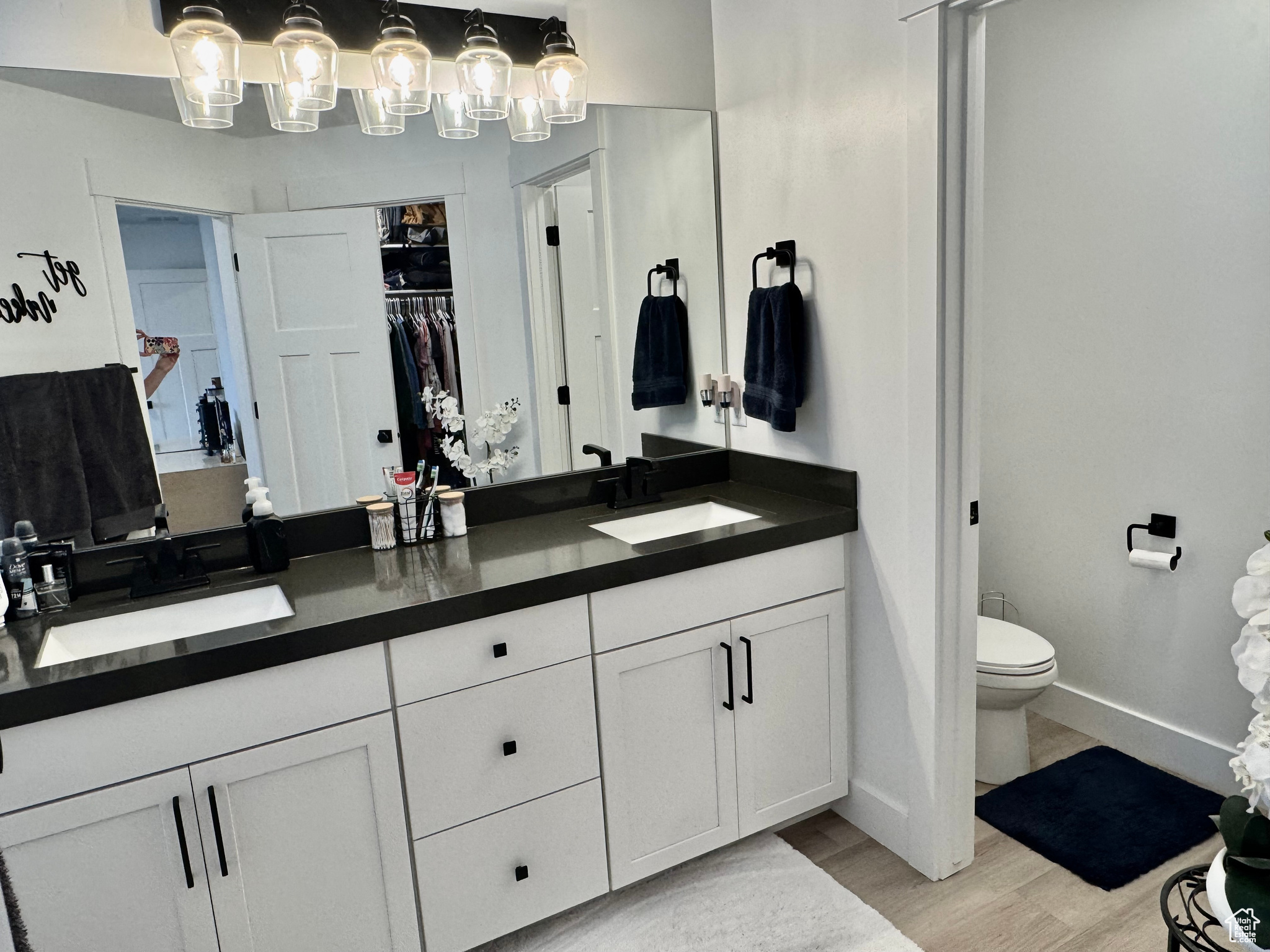 LAKESHORE LANDING - Residential