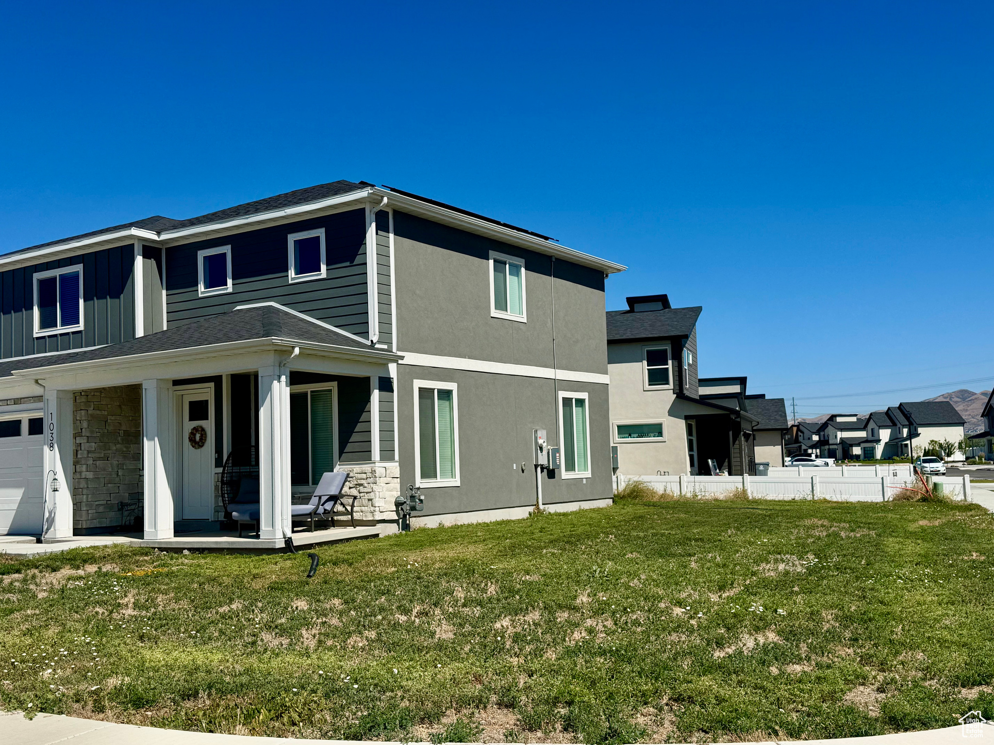 LAKESHORE LANDING - Residential