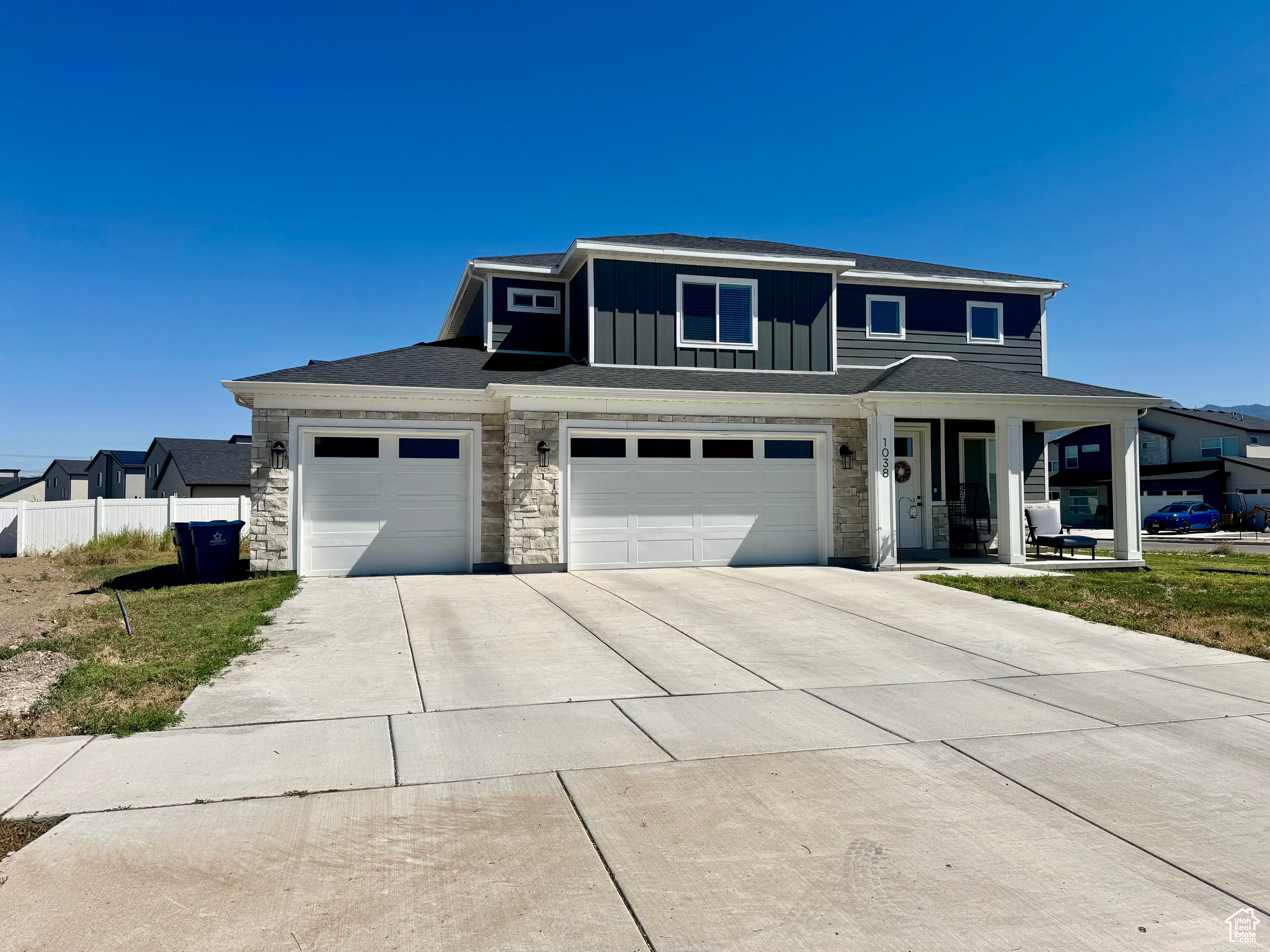 LAKESHORE LANDING - Residential