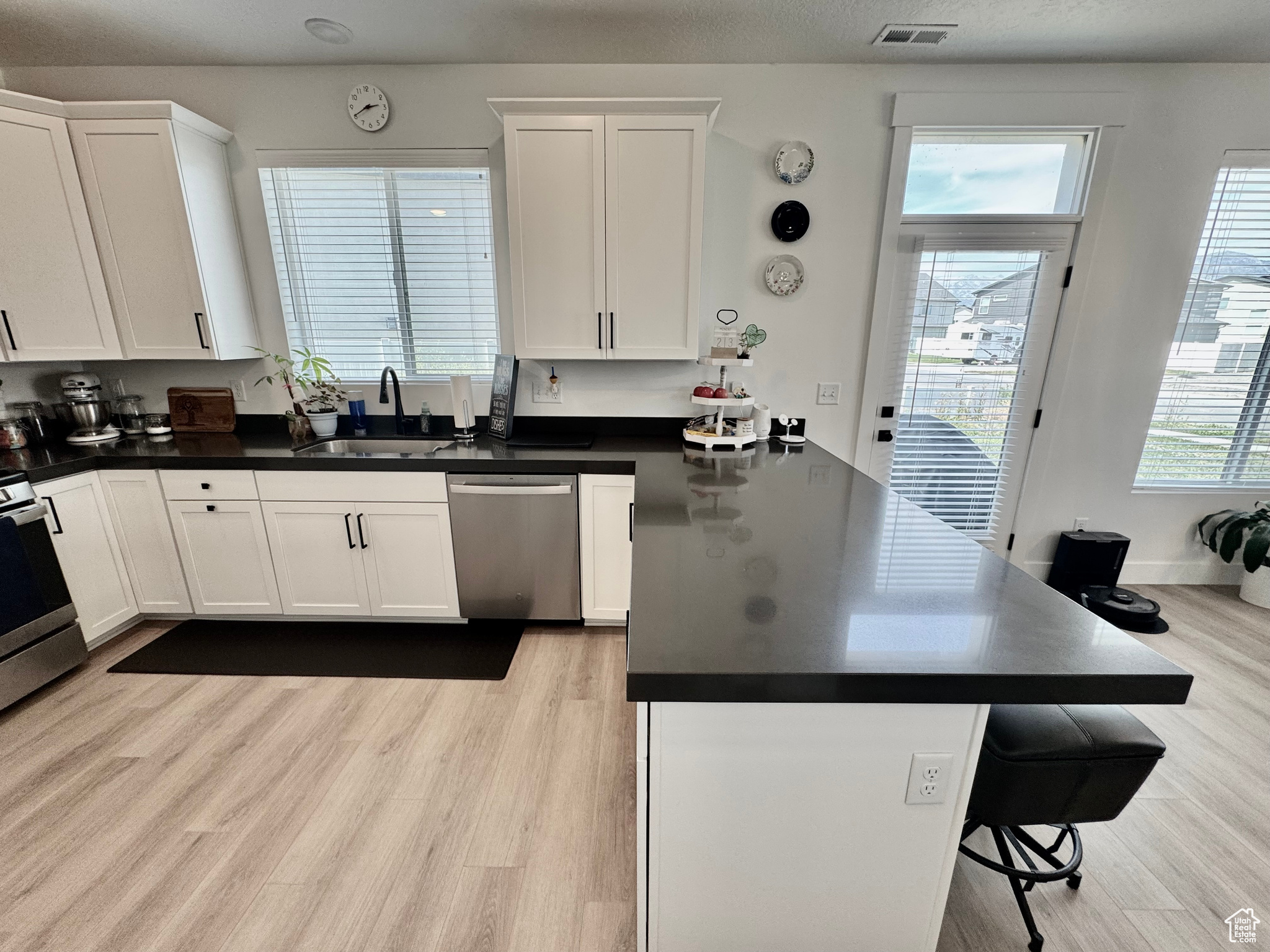 LAKESHORE LANDING - Residential