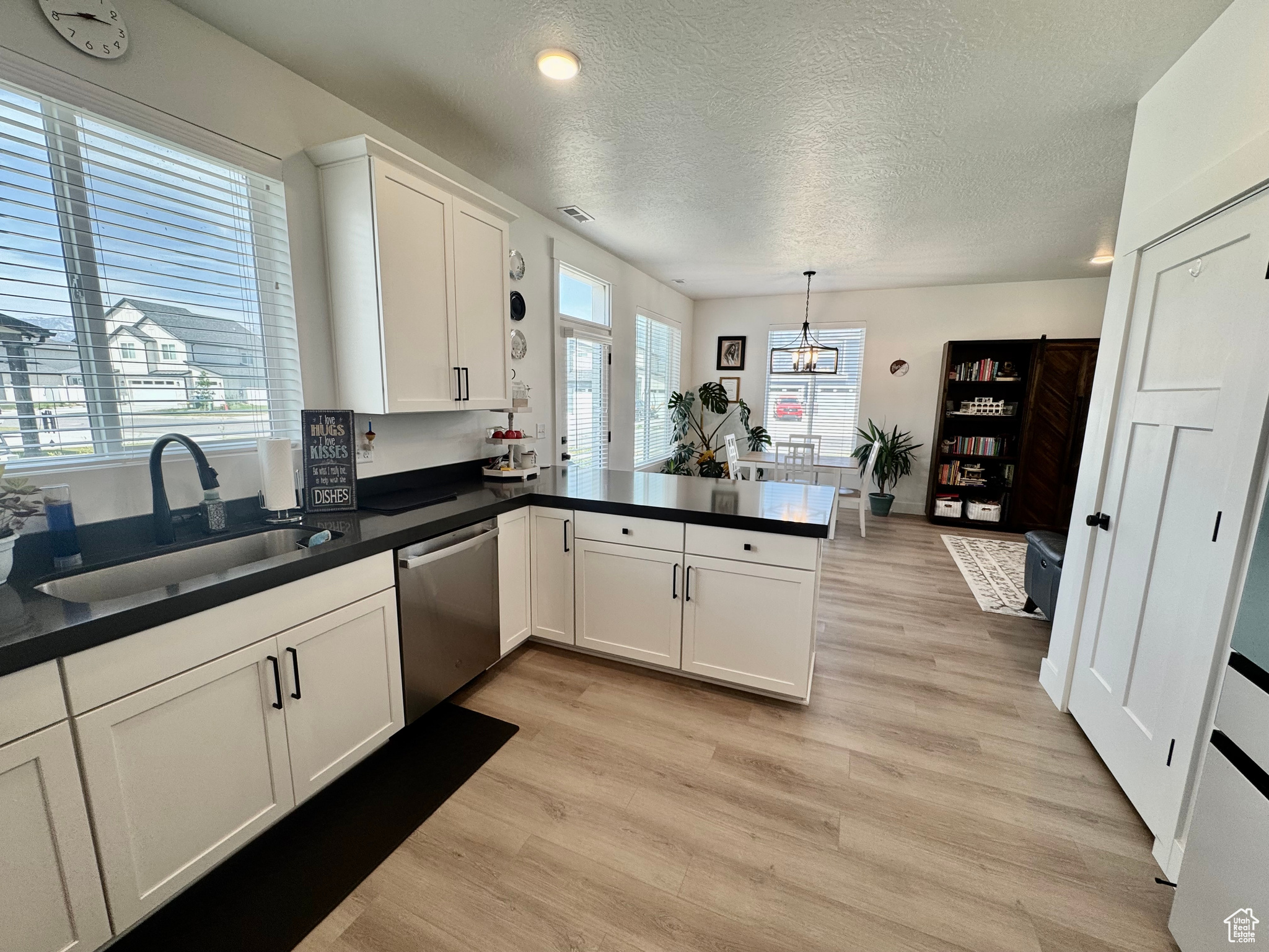 LAKESHORE LANDING - Residential