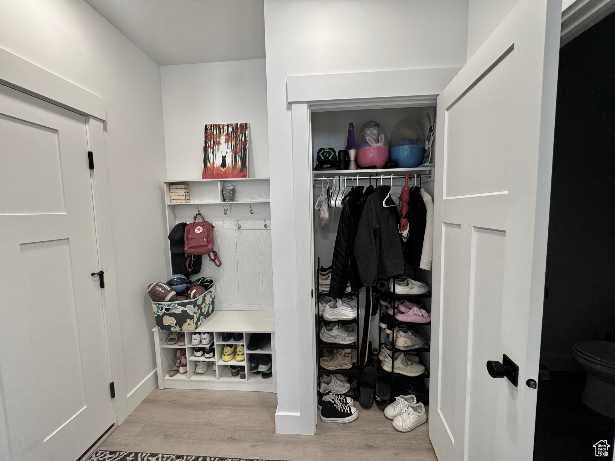 LAKESHORE LANDING - Residential