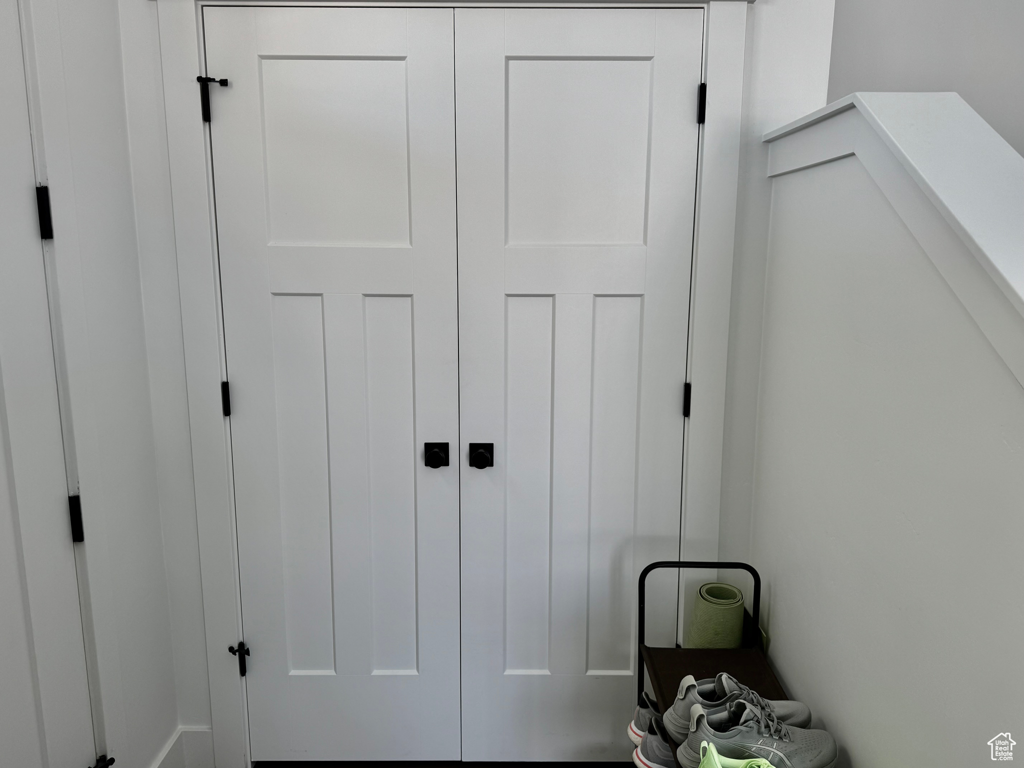 LAKESHORE LANDING - Residential