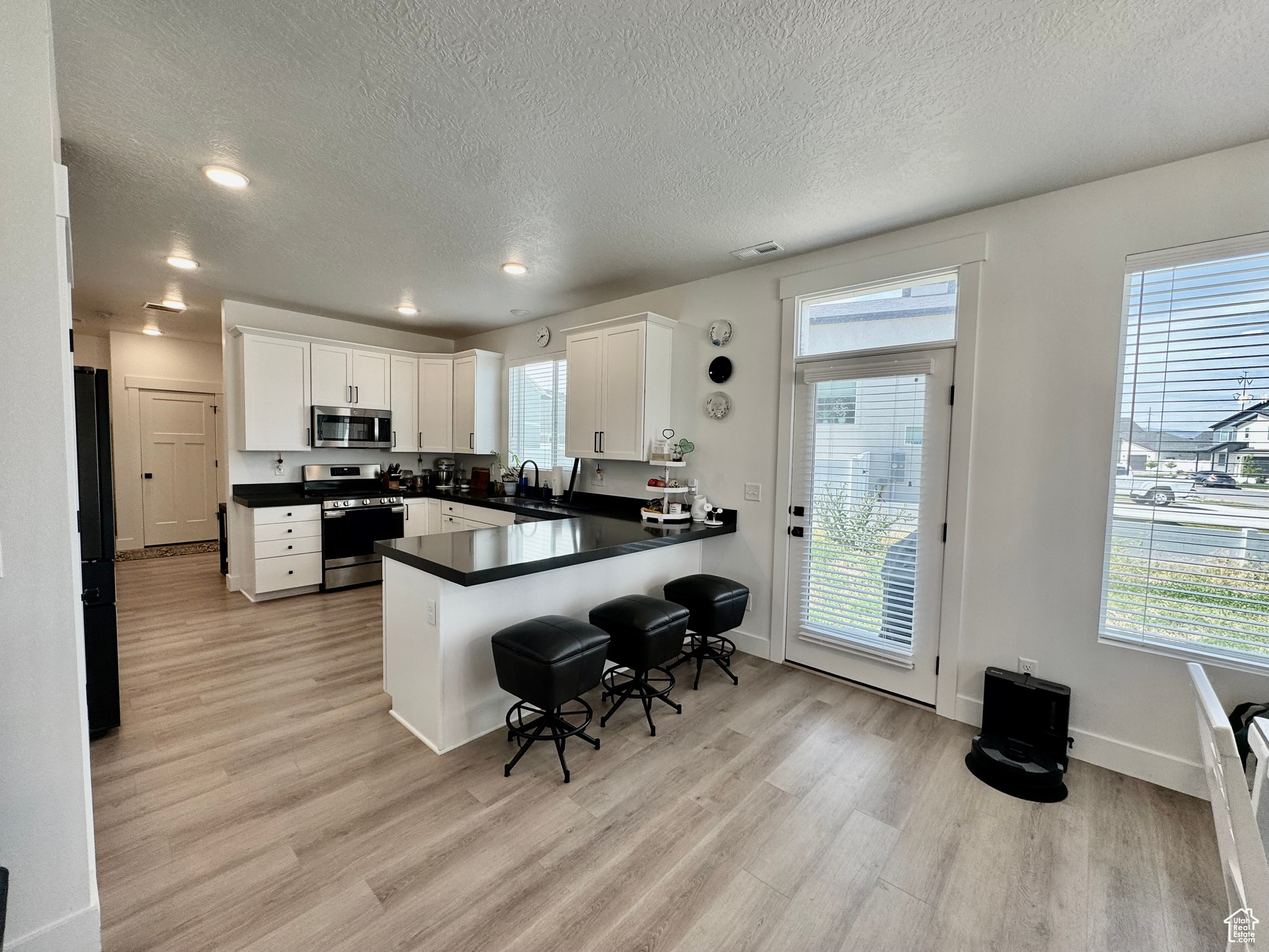 LAKESHORE LANDING - Residential