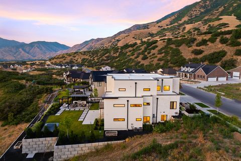 Tiny photo for 343 W BAY DR, Vineyard, UT 84059 (MLS # 2143724)