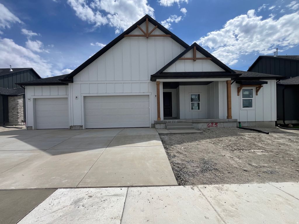 Photo of 4674 N OKTOBERFEST WAY #625, Eagle Mountain, UT 84005 (MLS # 2156154)