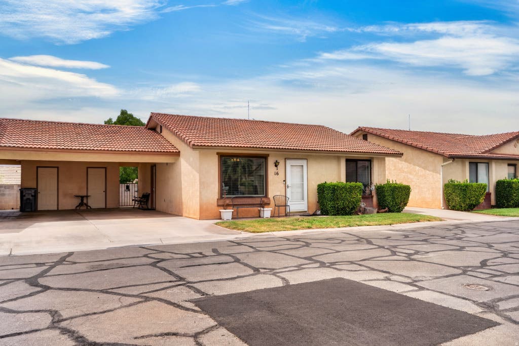 Photo of 1075 N 1400 W #16, Saint George, UT 84770 (MLS # 2180507)