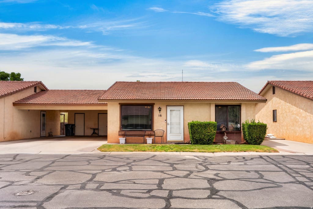 Photo of 1075 N 1400 W #16, Saint George, UT 84770 (MLS # 2180507)