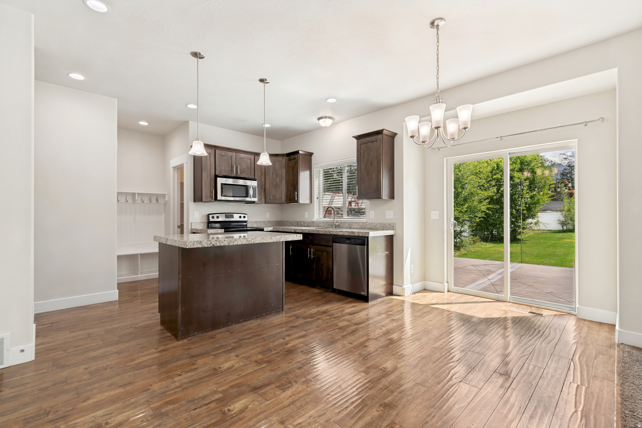 BANKS TWIN HOMES - Residential Income