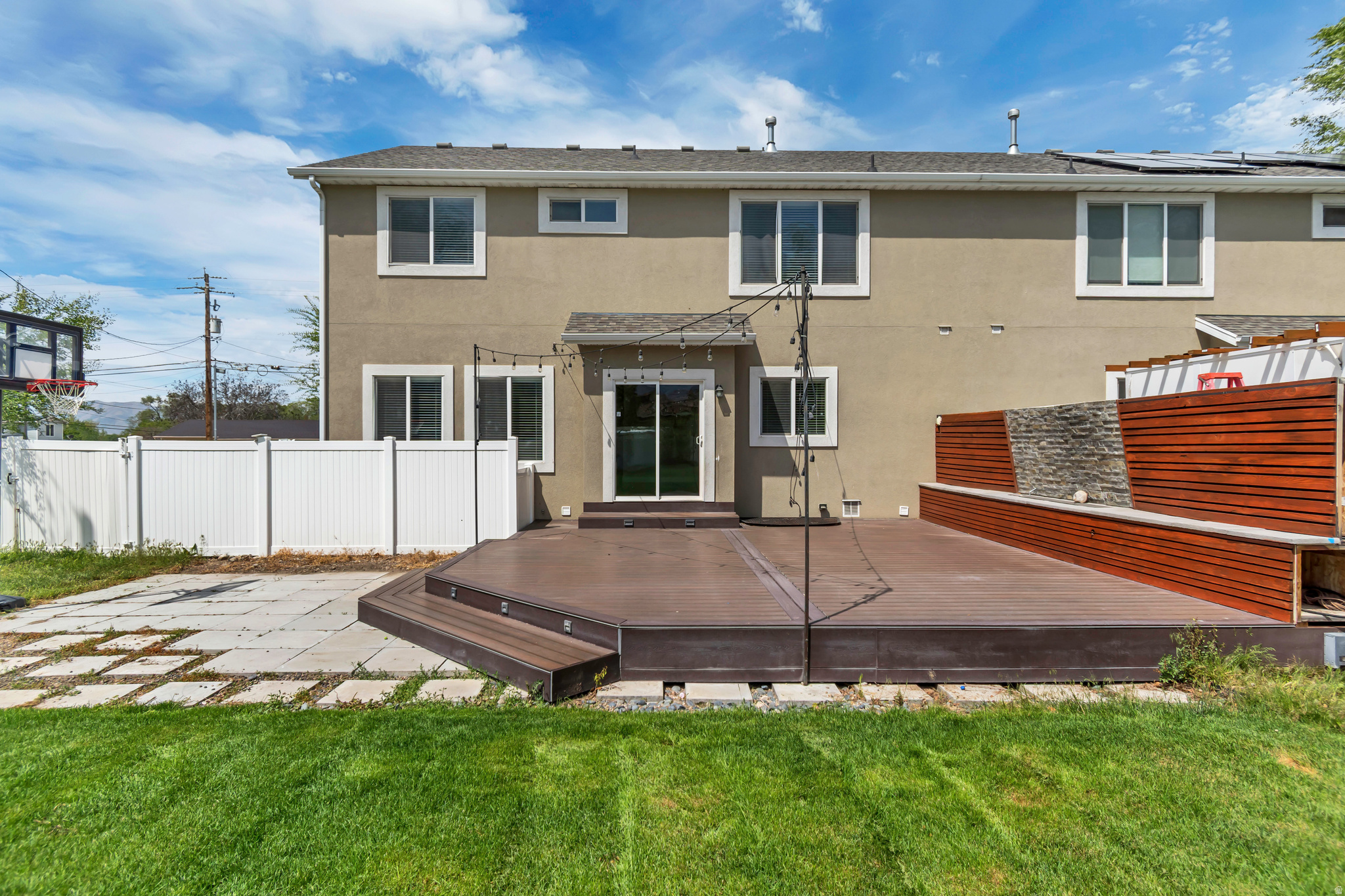 BANKS TWIN HOMES - Residential Income