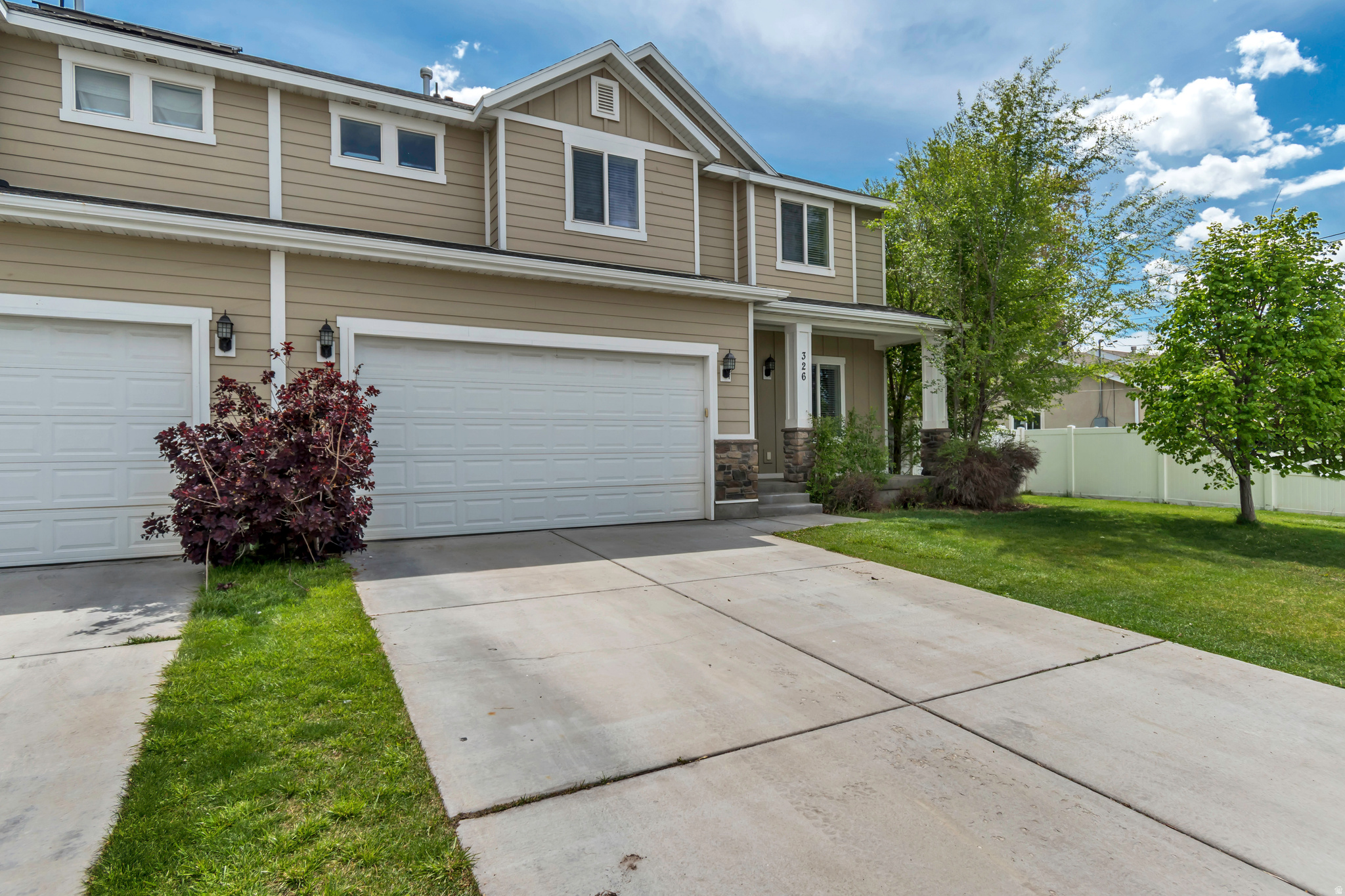 BANKS TWIN HOMES - Residential Income