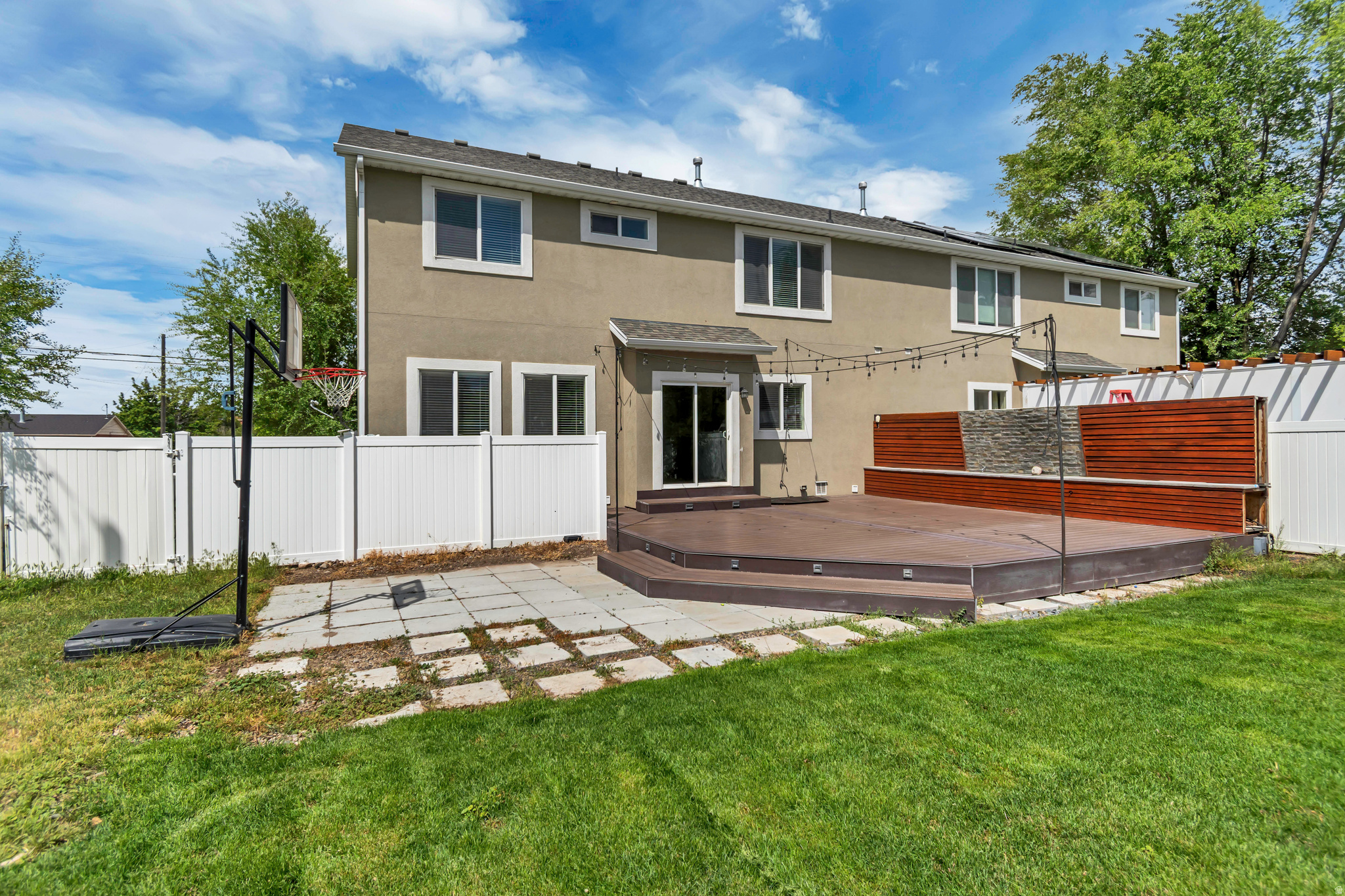 BANKS TWIN HOMES - Residential Income
