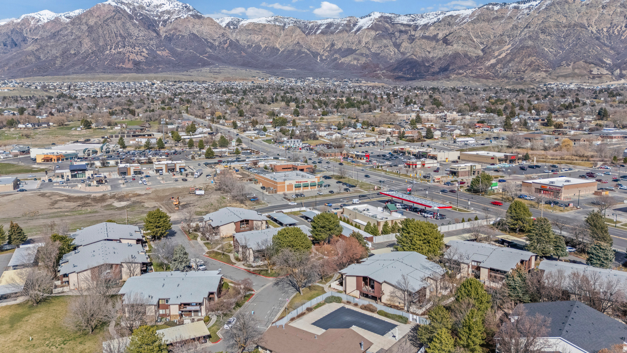 THREE FOUNTAINS - Residential