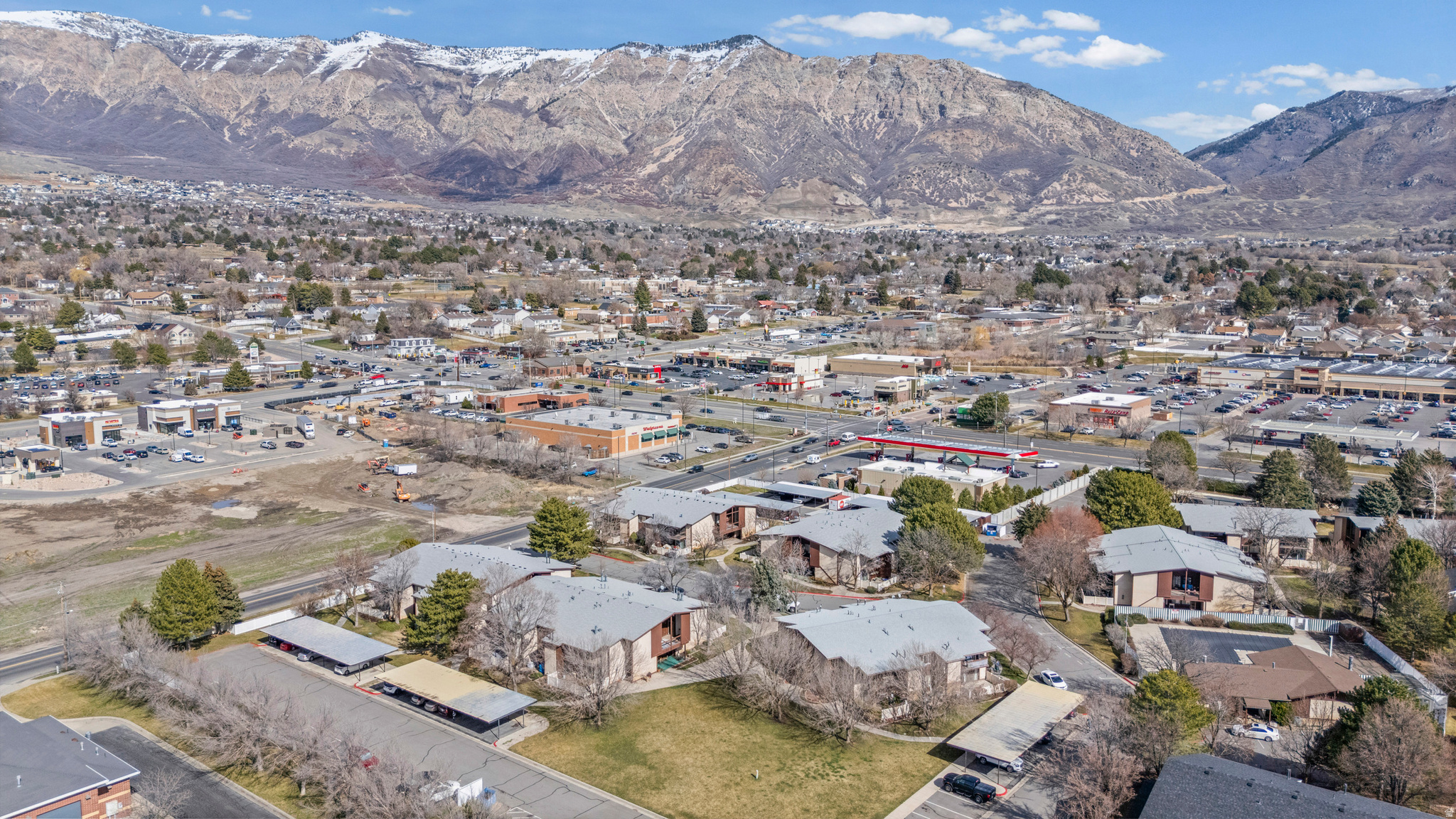 THREE FOUNTAINS - Residential