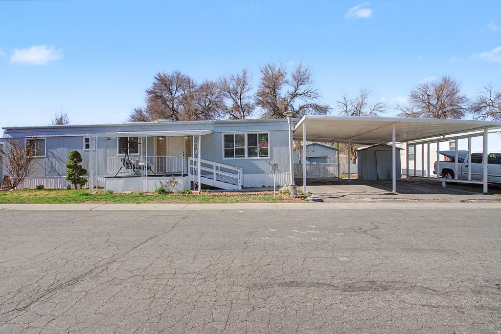 Photo of 4996 DEL PRADO ST, Murray, UT 84117 (MLS # 2145319)