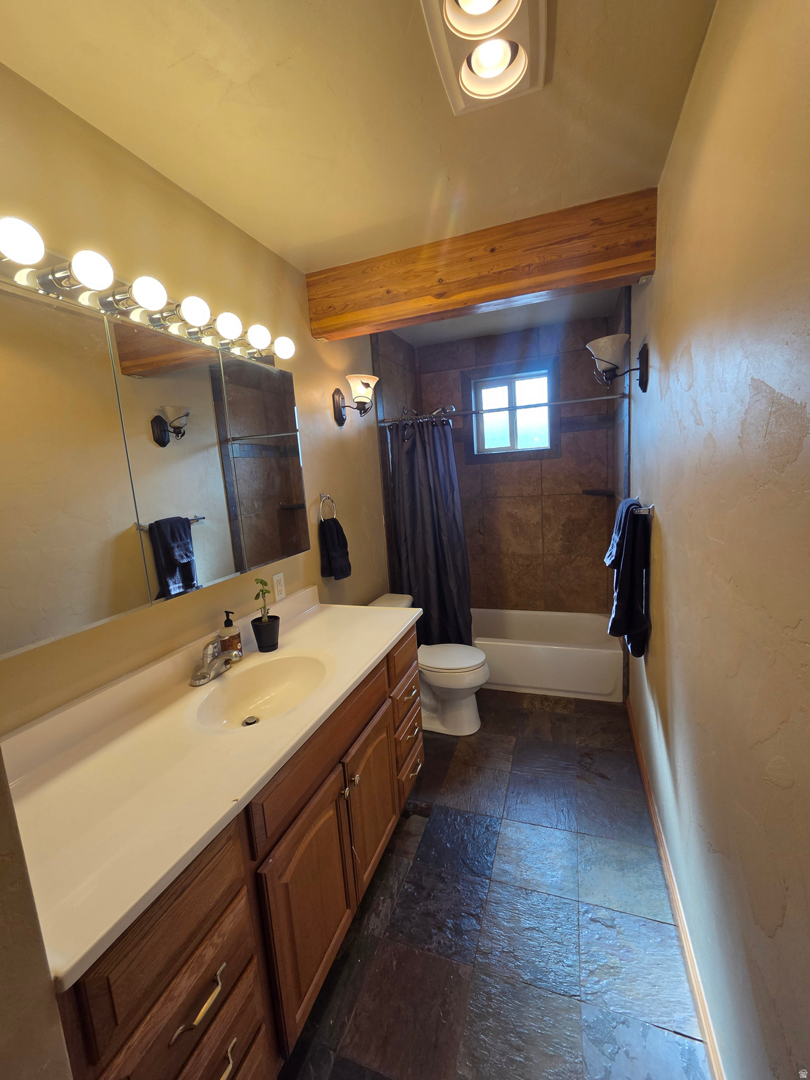 BANDANNA RANCH - Residential
