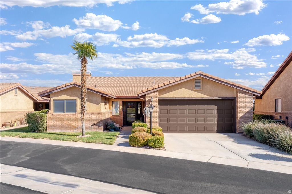 Photo of 520 RIDGE RIM WAY, Saint George, UT 84770 (MLS # 2135653)