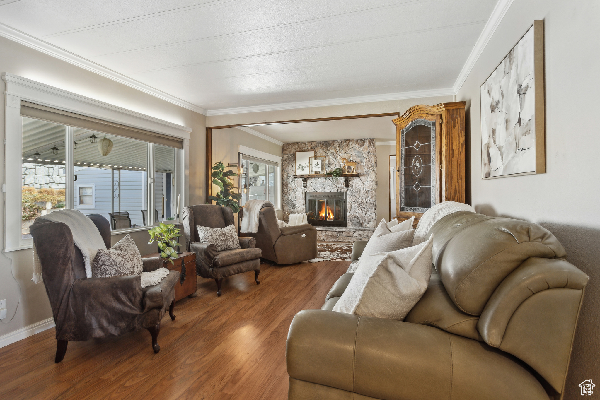 Sandy, Utah 84070, United States, 3 Bedrooms Bedrooms, ,2 BathroomsBathrooms,Residential,Pending,81067