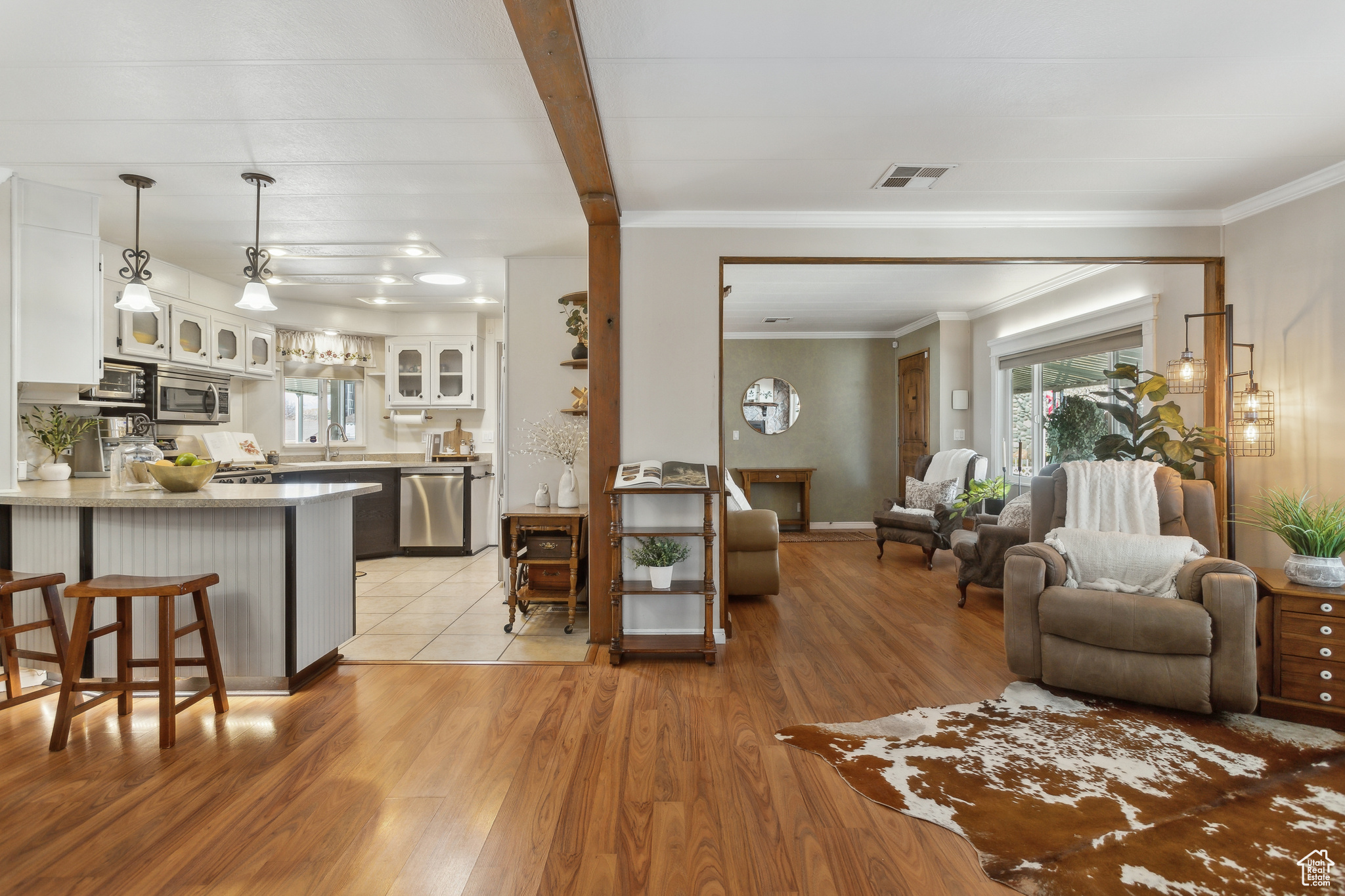 Sandy, Utah 84070, United States, 3 Bedrooms Bedrooms, ,2 BathroomsBathrooms,Residential,Pending,81067