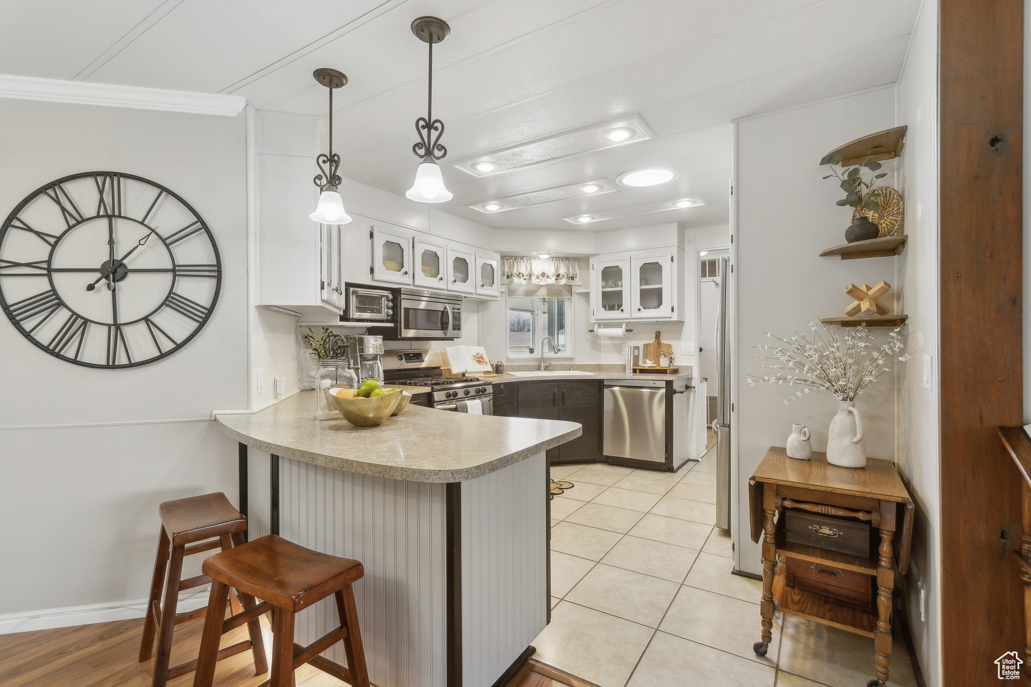 Sandy, Utah 84070, United States, 3 Bedrooms Bedrooms, ,2 BathroomsBathrooms,Residential,Pending,81067