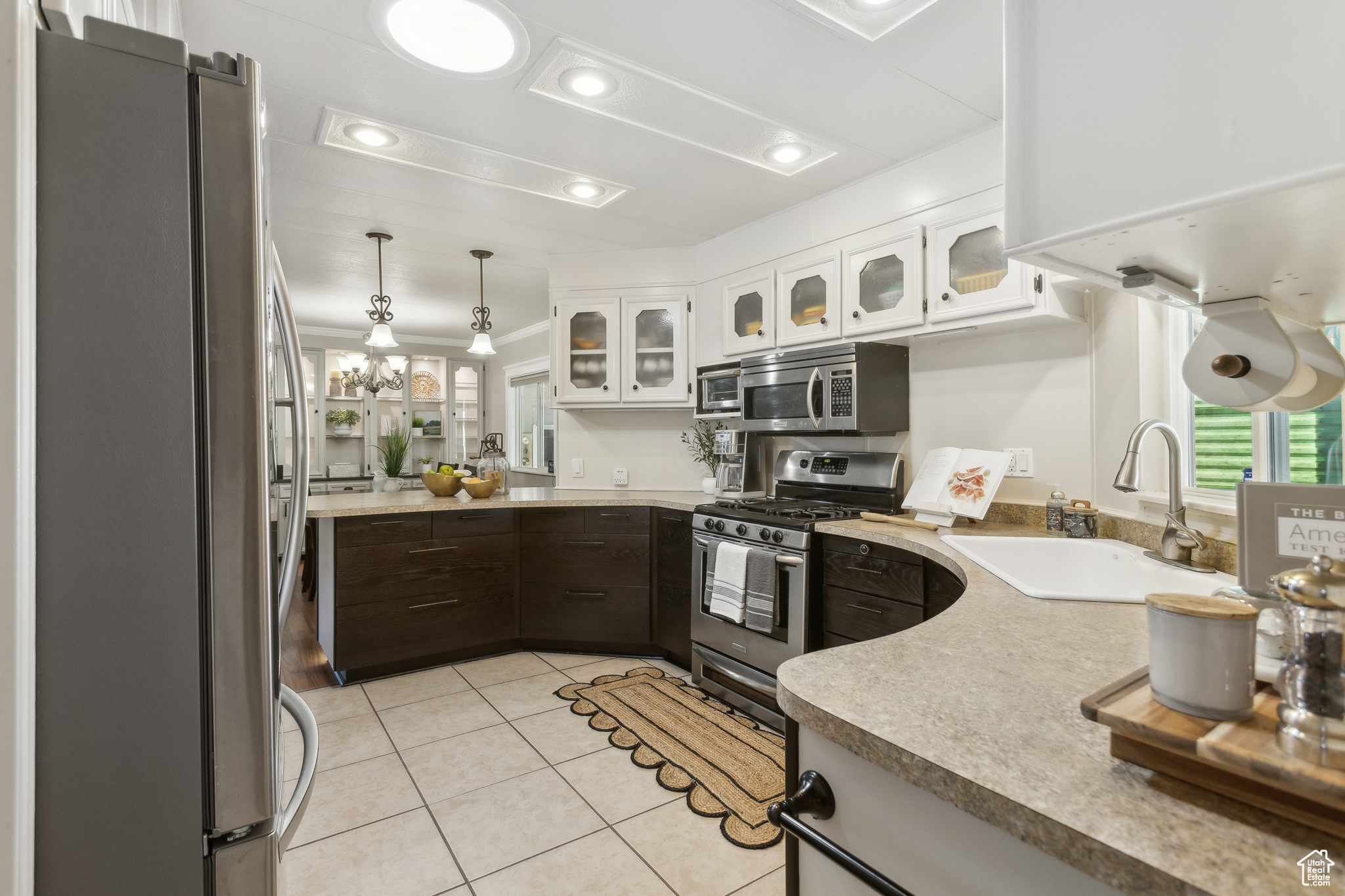 Sandy, Utah 84070, United States, 3 Bedrooms Bedrooms, ,2 BathroomsBathrooms,Residential,Pending,81067