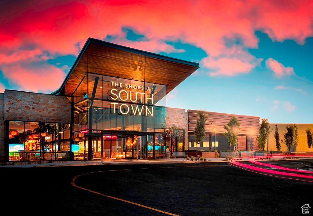 Sandy, Utah 84070, United States, 3 Bedrooms Bedrooms, ,2 BathroomsBathrooms,Residential,Pending,81067