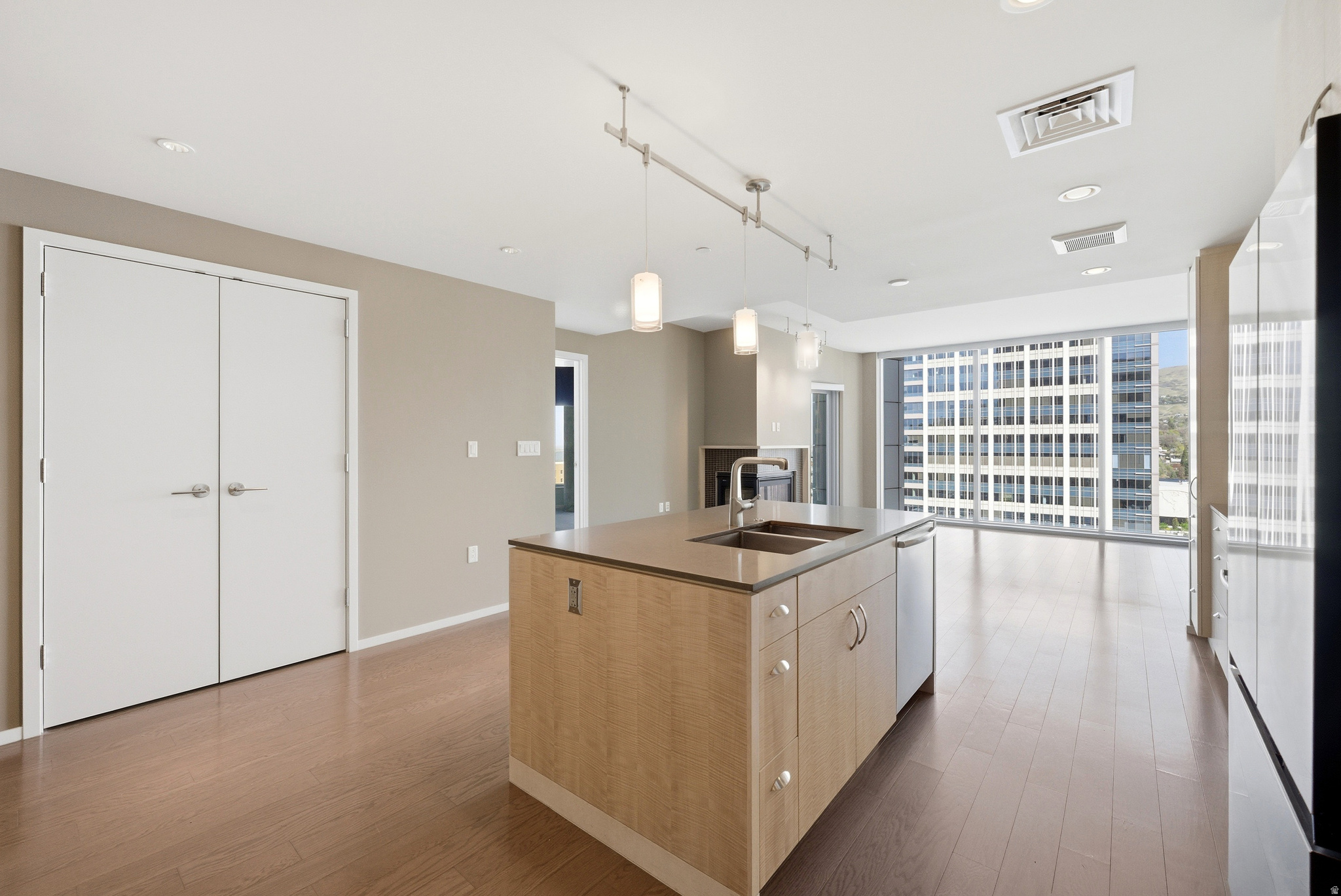 CITY CREEK- REGENT - Residential