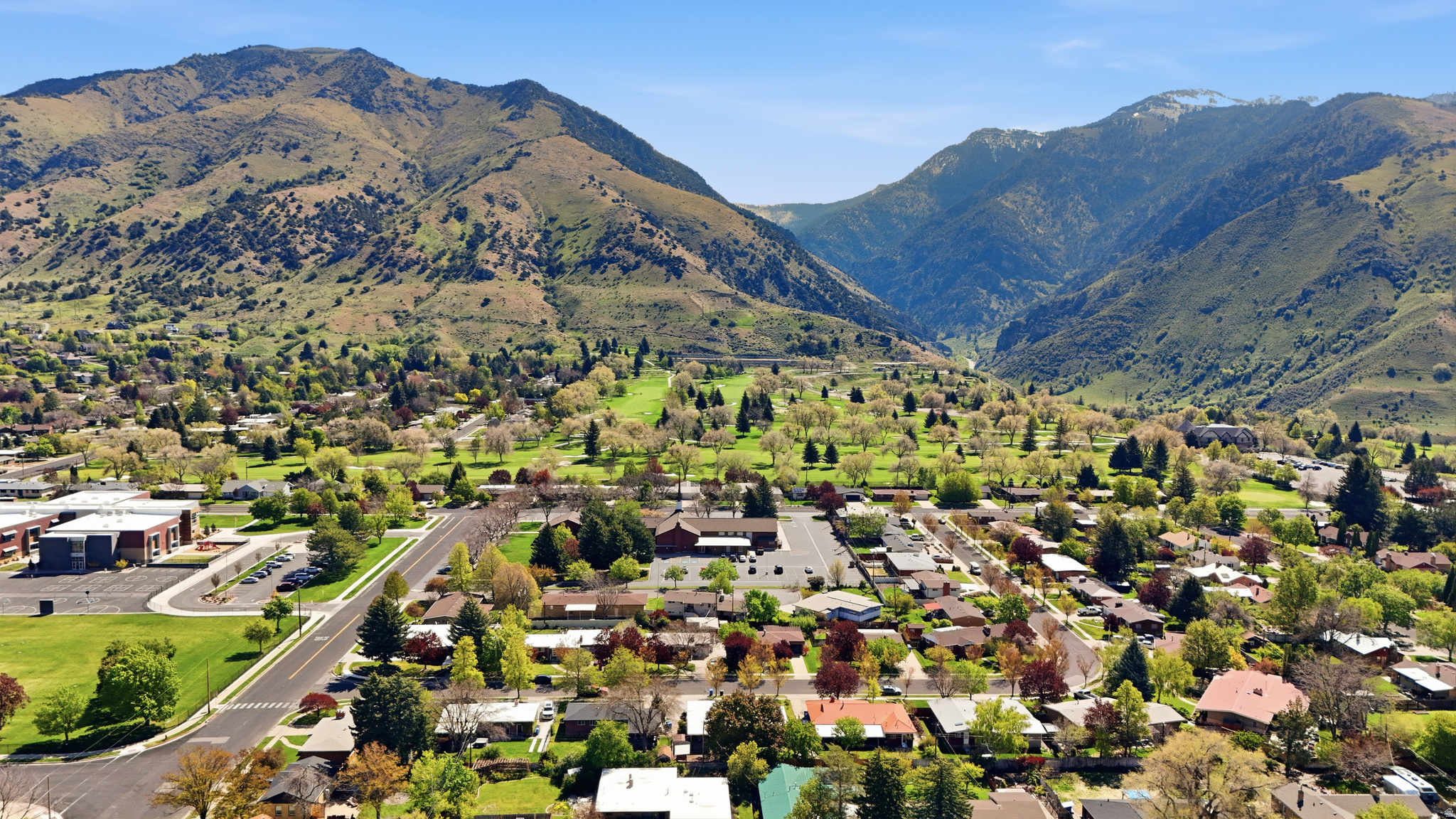 MOUNTAIN VIEW - Residential