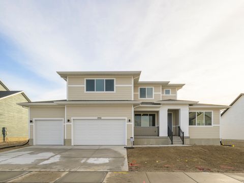 Photo of 1990 E HUMMINGBIRD DR #4097, Eagle Mountain, UT 84005 (MLS # 2136109)