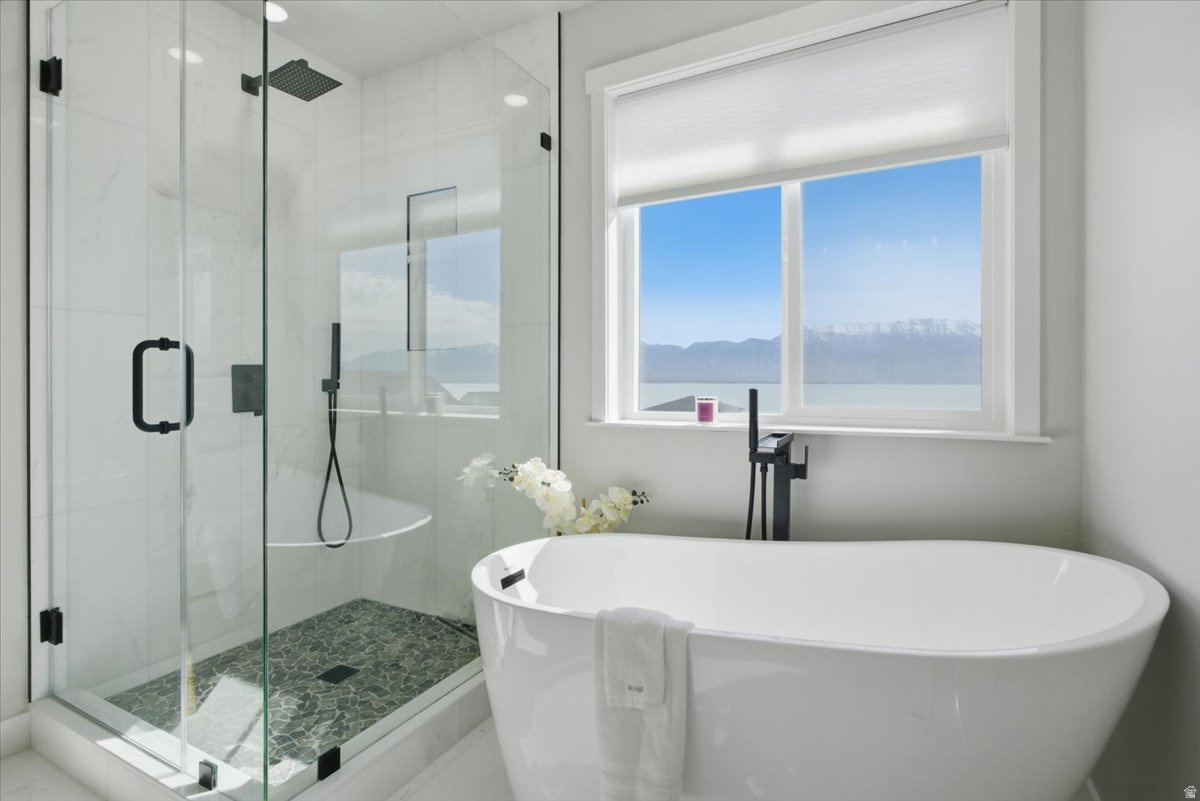 MALLARD BAY - Residential