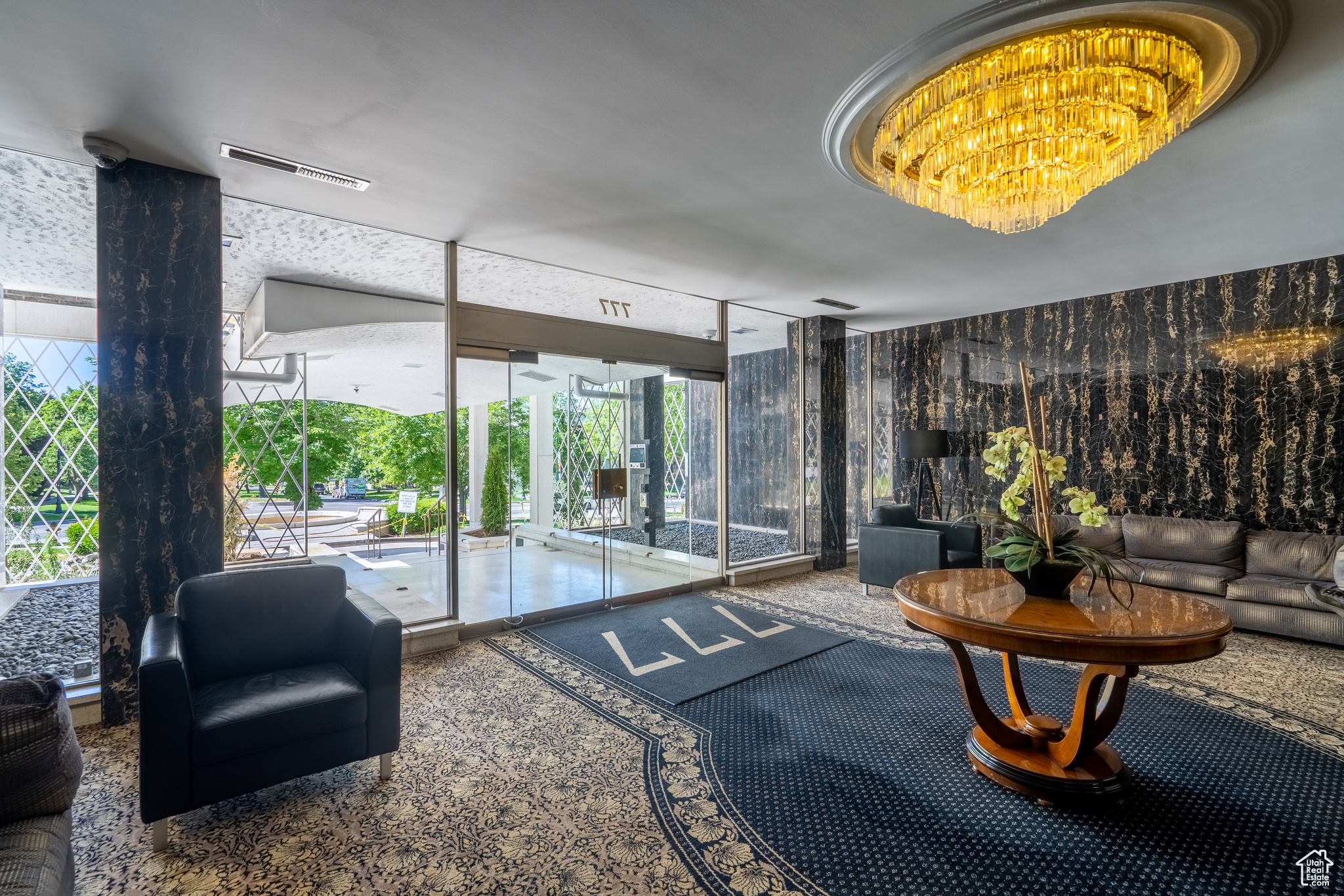 BONNEVILLE TOWER - Residential