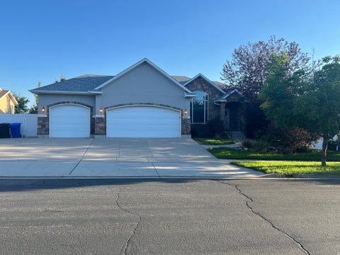 Homes For Sale - 6158 W Indian Oak Dr<br/> West Jordan, UT 84081