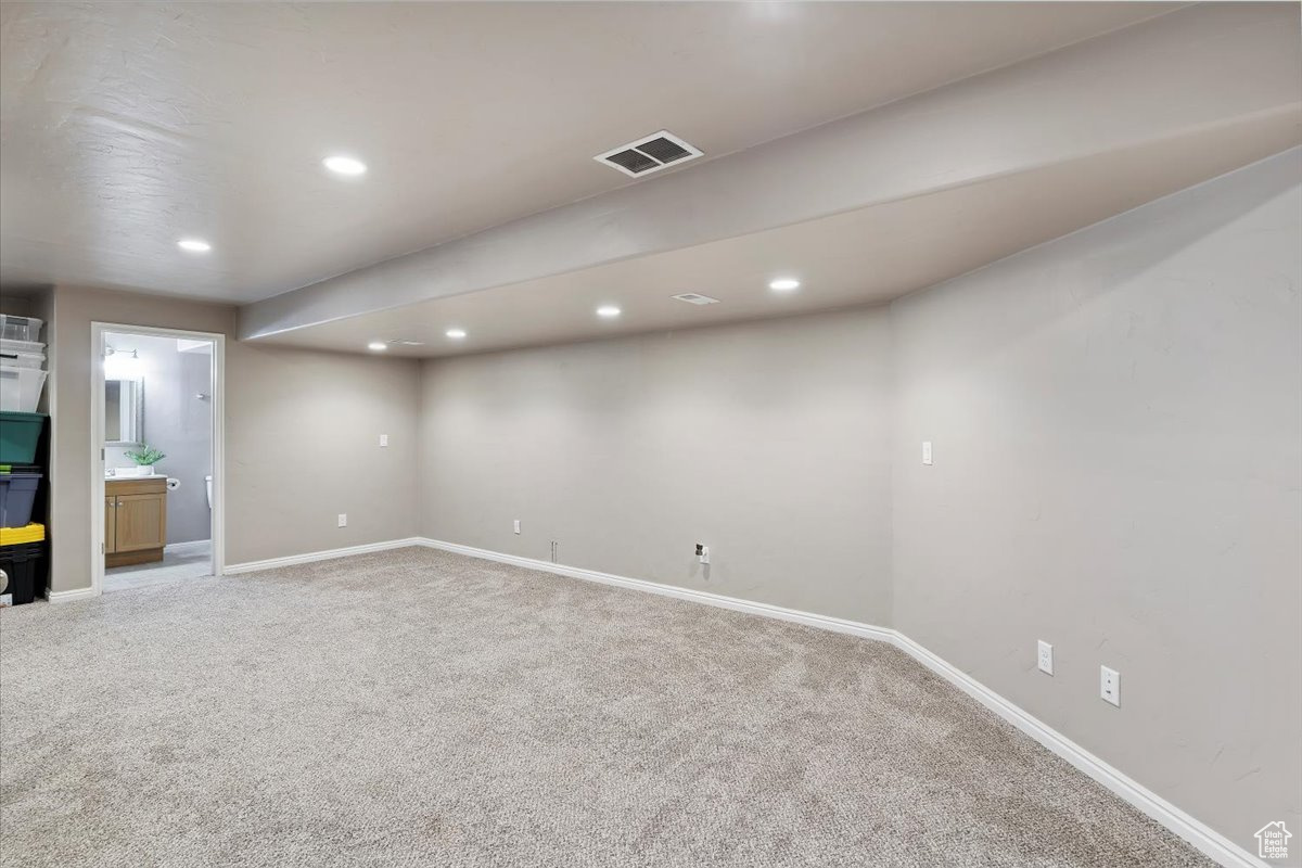 YALECREST TOWNS - Residential