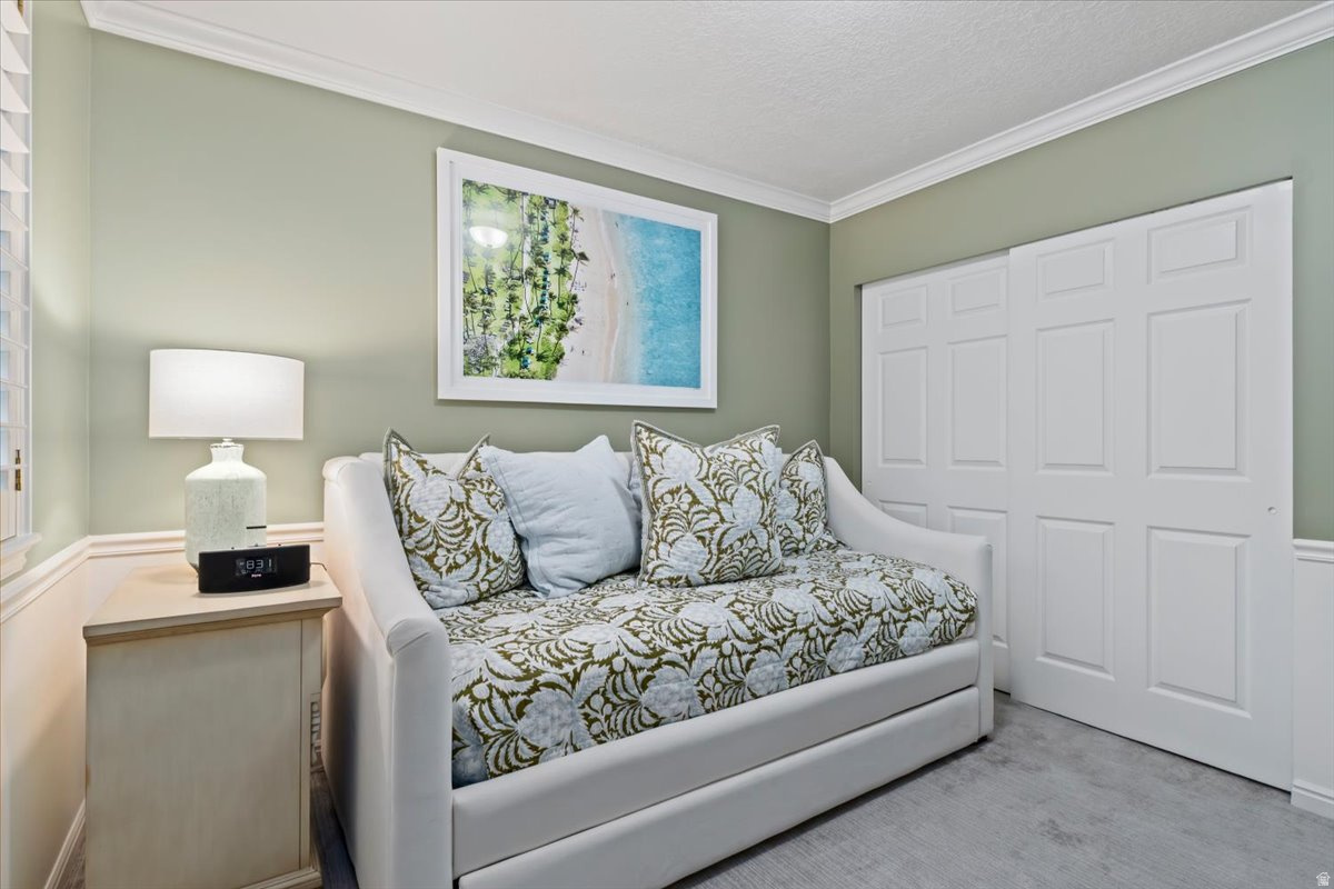 HIDDEN OAKS - Residential