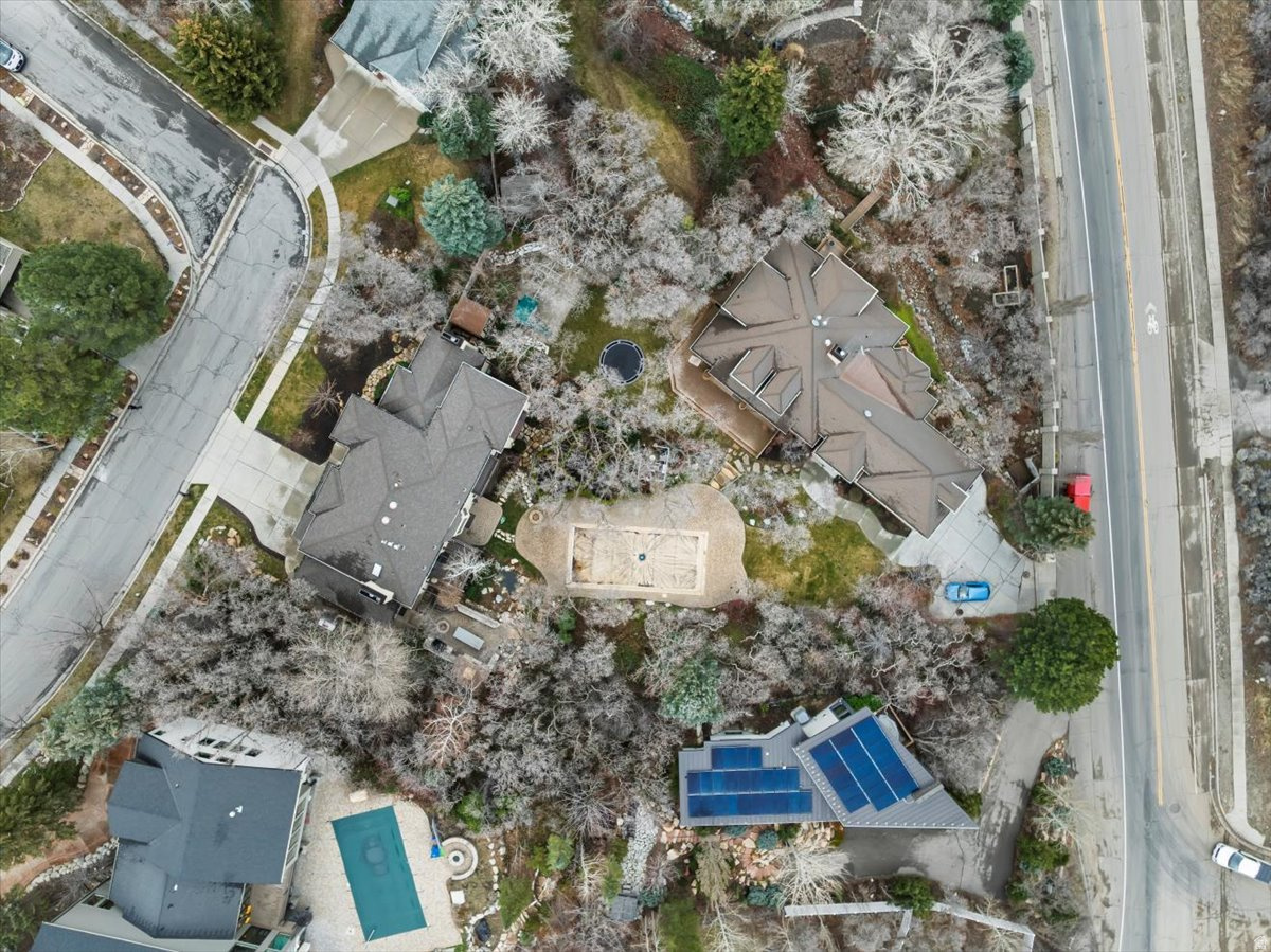 HIDDEN OAKS - Residential