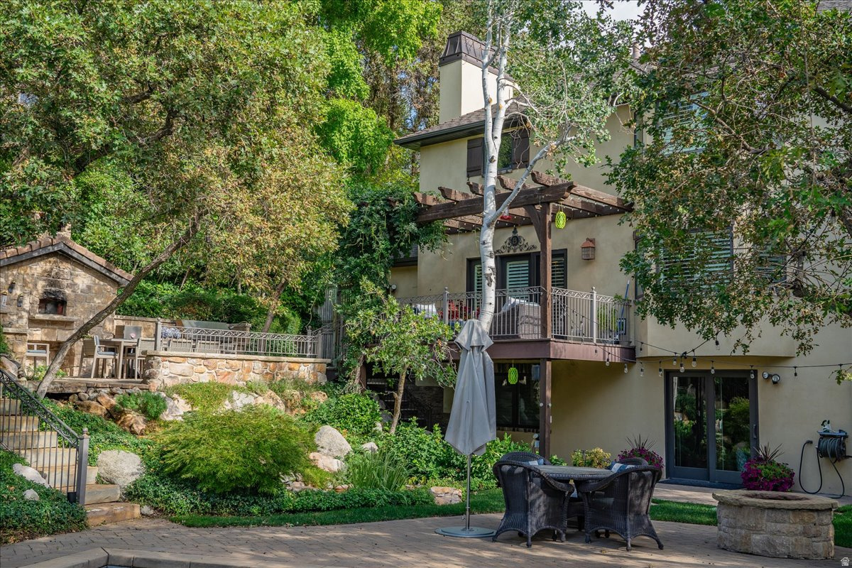 HIDDEN OAKS - Residential