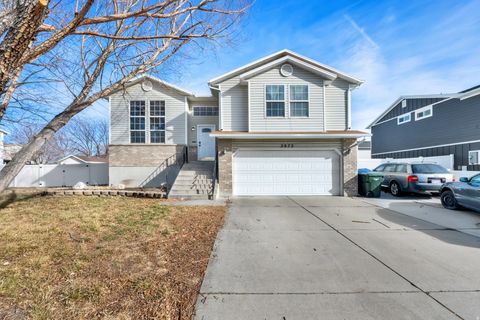 Tiny photo for 2973 S 6070 W, West Valley City, UT 84128 (MLS # 2135470)