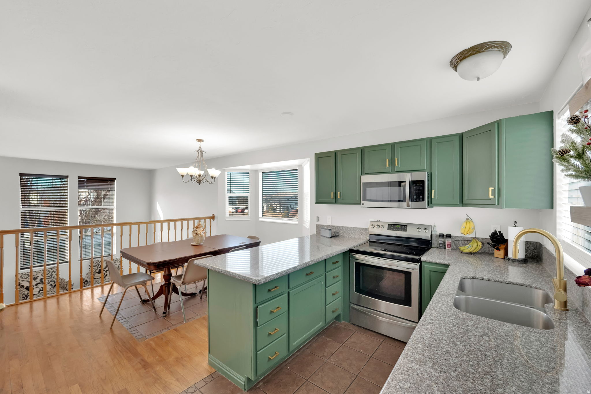 MEADOWS - Residential