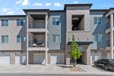 Condo For Sale - 4652 W Proximo Dr #J204<br/> Riverton, UT 84096