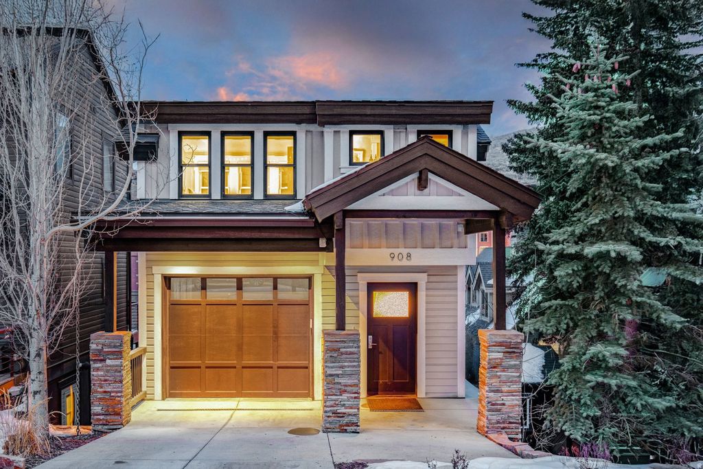 Photo of 908 WOODSIDE AVE, Park City, UT 84060 (MLS # 2136120)