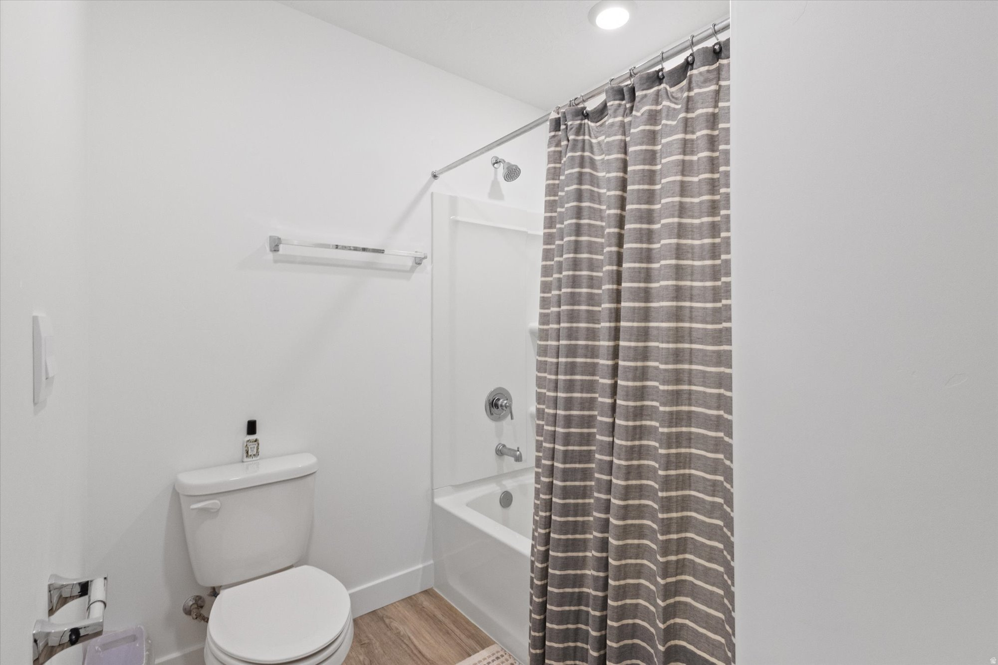 STARR SPRINGS AT LONG VALLEY 1 - Residential