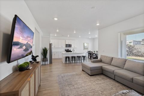 Tiny photo for 1604 S CEDAR MESA DR, Washington, UT 84780 (MLS # 2120655)