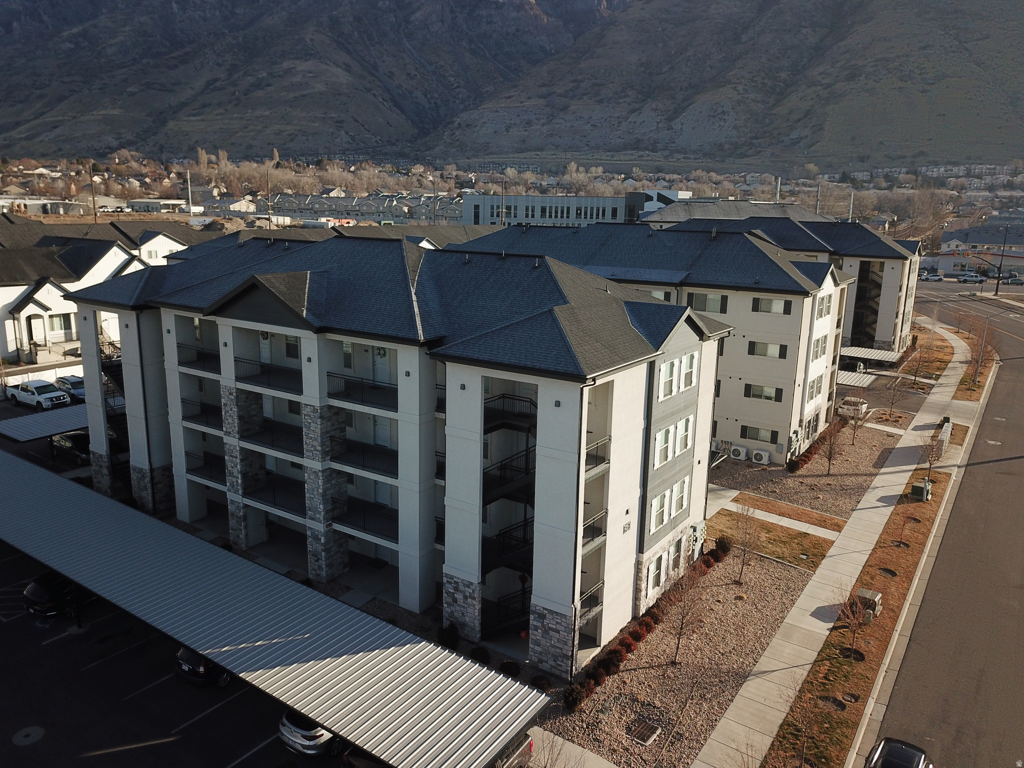 SPRING CREEK - Residential