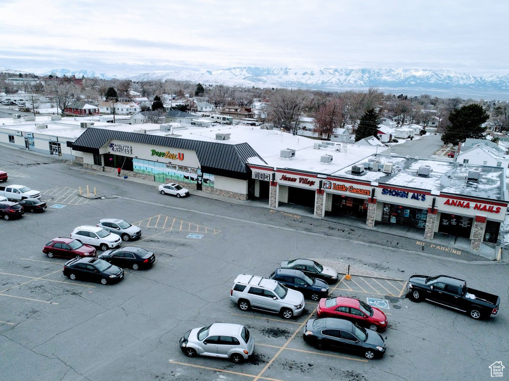 HOLLYWOOD PLAZA - Commercial Lease